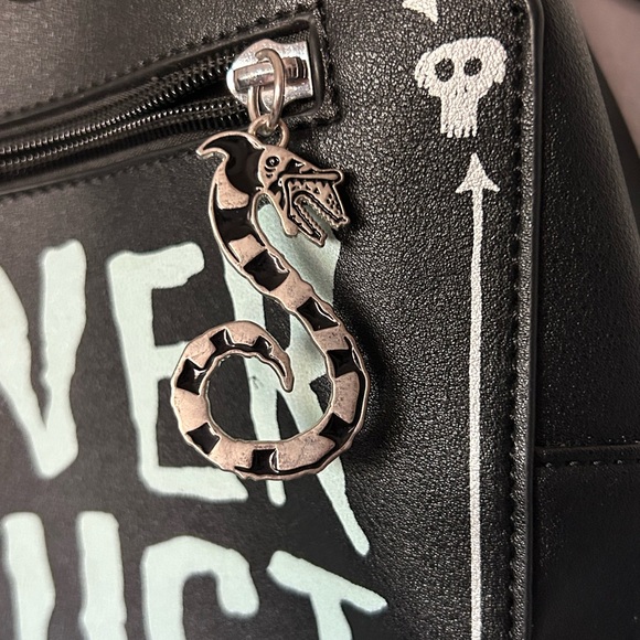 Hot topic limited edition beetle juice Never Trust the Living coffin backpack - Picture 2 of 9